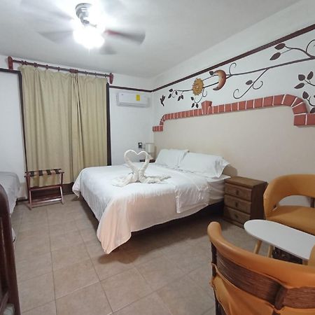 Suites Fenicia (Adults Only) Playa del Carmen Exterior photo