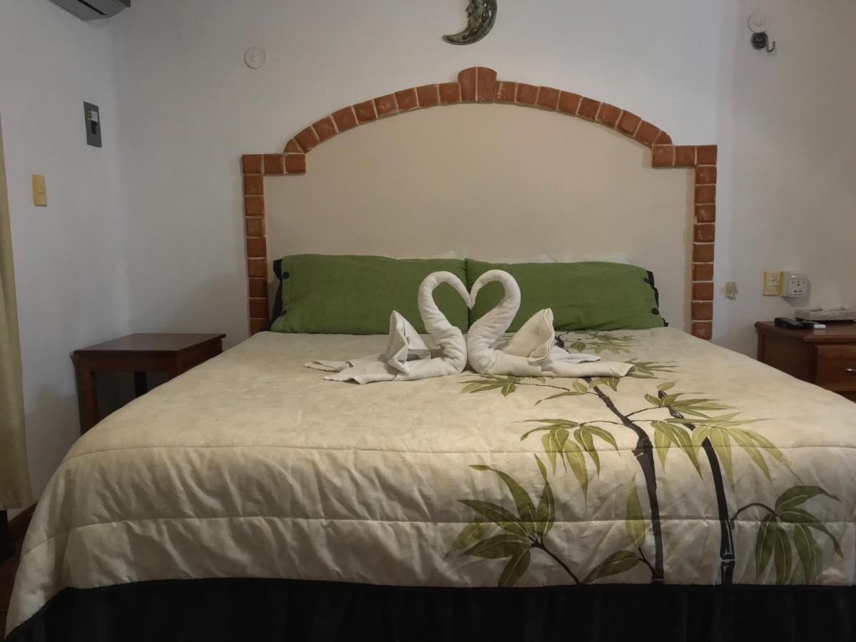 Suites Fenicia (Adults Only) Playa del Carmen Exterior photo