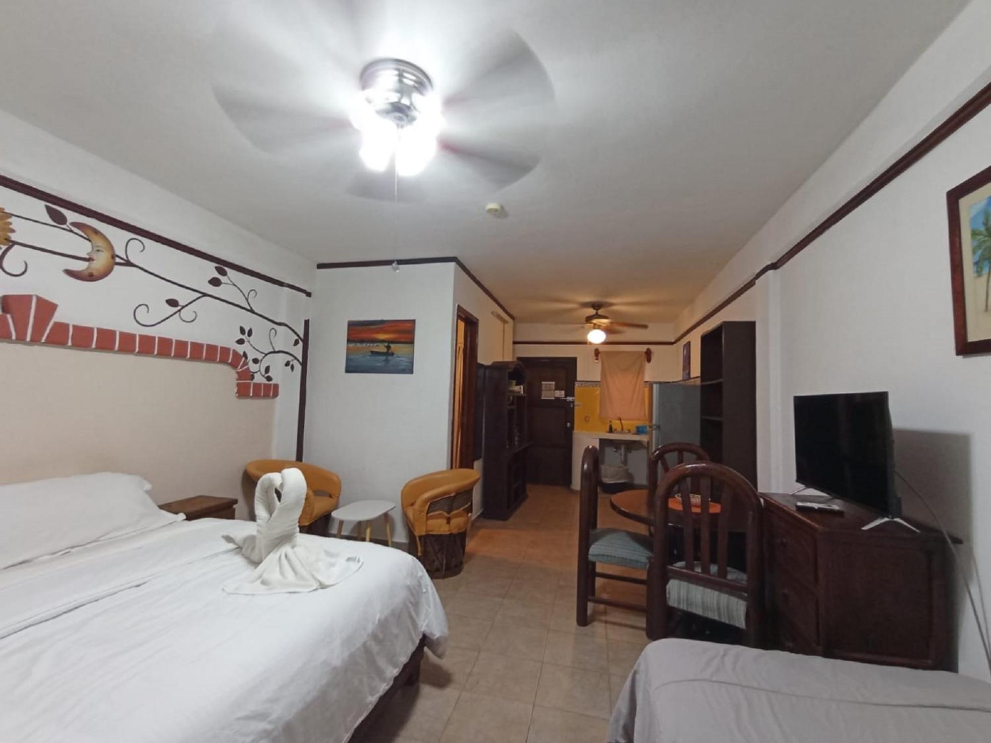 Suites Fenicia (Adults Only) Playa del Carmen Exterior photo